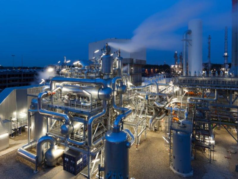 building-solid-performance-and-record-investment-dynamic-2023-air-liquide-accelerates-and-doubles